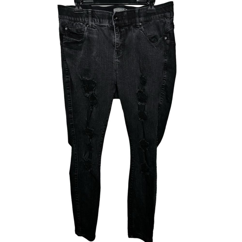 TORRID Bombshell Skinny Premium Stretch. Size 14s